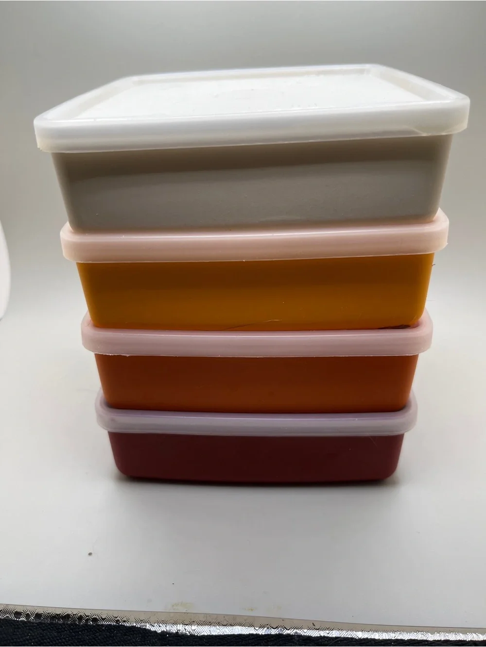 Lot of 4 Vintage Tupperware Harvest Square-A-Way Sandwich Keepers 670